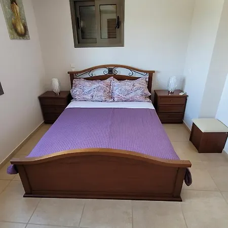 Vila Azure Sea, Istron