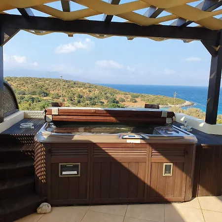 Azure Sea, Villa
